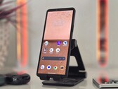 Análise do smartphone Sony Xperia 10 VI: Compacto, leve, à prova d'água e com resistência notável