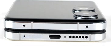 Lateral superior/inferior do gabinete (microfones, slot SIM, IR blaster, porta USB, alto-falante)