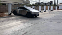 Alguns Cybertrucks agora vêm com Supercharging grátis para o resto da vida (Fonte da imagem: Tesla)