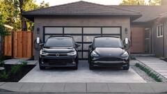 No futuro, os proprietários de garagens poderão equipar suas residências com almofadas de carregamento sem fio. (fonte da imagem: Tesla)