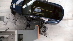 O Modelo Y é o veículo mais seguro nos testes de colisão de 2024 (imagem: IIHS/YT)