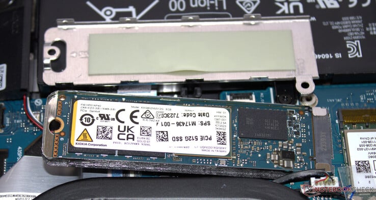 Um SSD PCIe 4 funciona como a unidade do sistema.