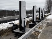 A Tesla instalará ou substituirá os Superchargers mais rapidamente com a nova base de estanqueidade (Fonte da imagem: Ondrej Bacina/X)