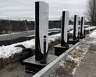 A Tesla instalará ou substituirá os Superchargers mais rapidamente com a nova base de estanqueidade (Fonte da imagem: Ondrej Bacina/X)