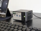 Análise do mini PC GMKtec EVO-X1: Novo design quadradão com Oculink e Ryzen AI 9