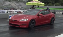 O Tesla Model S Plaid já é tão rápido quanto um guepardo em uma caçada, mas Miguel Roy teve que dar um passo além. (Fonte da imagem: DragTimes via YouTube)