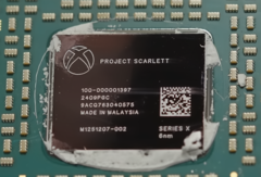 A nova variante do Xbox Series X não inclui uma unidade de disco (fonte da imagem: Austin Evans no YouTube)