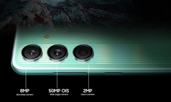 O Galaxy M55s tem câmeras traseiras triplas. (Fonte da imagem: Samsung)