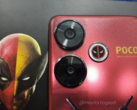 O Xiaomi POCO x Deadpool x Wolverine Special Limited Edition parece ter um acabamento vermelho metálico. (Fonte: Yogesh Brar no X/Twitter)