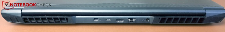 Parte traseira: MiniDP, USB-C 3.2 Gen 2, HDMI 2.1, LAN, alimentação