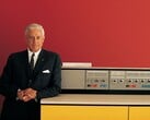 O então chefe da IBM, Thomas Watson Jr., apresenta o computador System/360 em 1964. (Imagem: IBM)