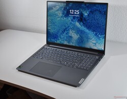 O ThinkBook 16 G7 QOY é um laptop de escritório decente e acessível