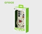 O estojo da Crocs para o Galaxy S25 vem com charms Jibbitz. (Fonte da imagem: Crocs)