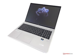 Revisão: HP EliteBook 865 G9. Unidade de teste fornecida pelo campuspoint