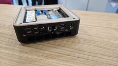 A Sapphire exibiu um novo mini PC com tecnologia AMD (fonte da imagem: Computerbase)