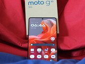 Análise do smartphone Motorola Moto G85 - O telefone de médio porte com uma tela de 120 Hz quase sem bordas