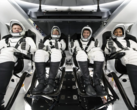 Da direita para a esquerda, os astronautas da NASA Jeanette Epps, especialista em missão; Matthew Dominick, comandante; Michael Barratt, piloto; e o cosmonauta da Roscosmos Alexander Grebenkin, especialista em missão. (Fonte da imagem: SpaceX)