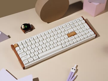 Keychron K4 HE branco e rosewood Special Edition colorway. (Fonte da imagem: Keychron)