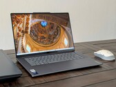 Estreia do desempenho do Intel Core Ultra 7 256V: Análise do laptop Lenovo Yoga Slim 7 15 Aura