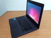 Análise do Asus ExpertBook BR1104CGA: laptop educacional silencioso com ótima duração da bateria graças ao N100 da Intel