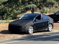 O Tesla Model Y Juniper refresh finalmente apareceu, sinalizando o progresso em direção a um lançamento no início de 2025. (Fonte da imagem: u/JacklJackon Reddit)