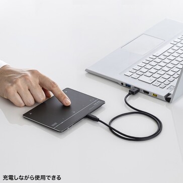 O Sanwa MA-PG521GB carrega por USB-C e pode ser usado durante o carregamento. (Fonte: Sanwa Supply)
