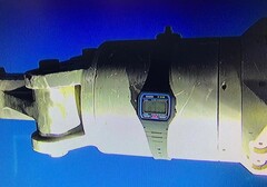 O Casio F91W, preso ao braço manipulador de um ROV. (Fonte da imagem: Watches of Espionage)