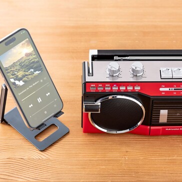 O boombox cassete da Sanwa pode ser usado como alto-falantes Bluetooth para smartphones e computadores. (Fonte da imagem: Sanwa Supply)