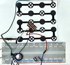 O wearable baseado em papel que fornece saída de energia sustentada de alta eficiência por meio da captura de umidade. (Fonte da imagem: Seokheun &quot;Sean&quot; Choi)