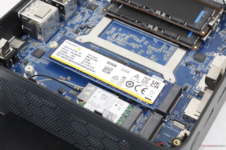 Suporta até dois SSDs NVMe