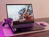 Análise do laptop Maingear ML-16 MK2: GeForce Desempenho da RTX 4070 por um preço decente