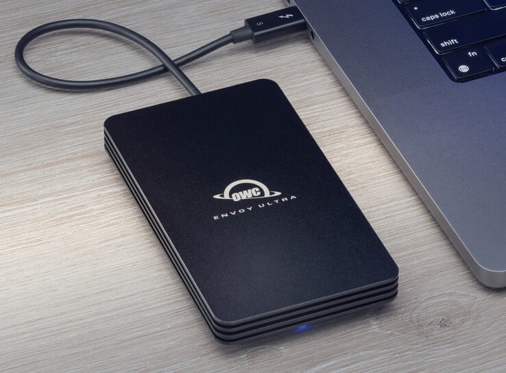 O Envoy Ultra é compatível com as portas Thunderbolt 3 a 5 e USB-C, mas requer uma porta Thunderbolt 5 para atingir as taxas de transferência máximas. (Fonte da imagem: OWC)