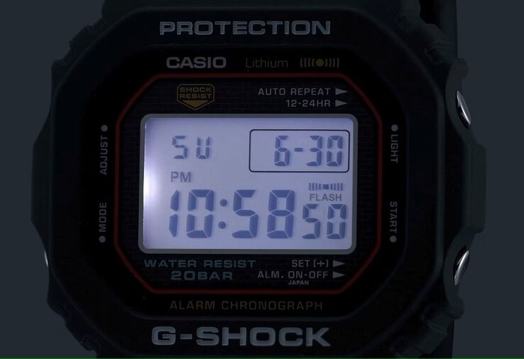 Ao contrário do DW-5000C original de 1983, o relógio G-Shock DW-5000R usa a luz de fundo de LED Super Illuminator da Casio para melhor visibilidade à noite. (Fonte da imagem: Casio)