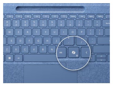 O teclado do Surface Pro Flex compensa o preço de US$ 450 com um botão CoPilot para iniciar a IA e um touchpad vibratório e hapático. (Fonte: Microsoft)