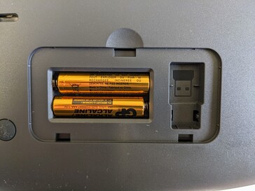 A Logitech diz que cada conjunto de baterias deve durar até três anos.