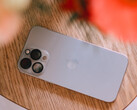 O iPhone 15 Pro pode ficar um pouco mais lento em algumas tarefas após a atualização para o iOS 18. (Fonte da imagem: Swello - Unsplash)