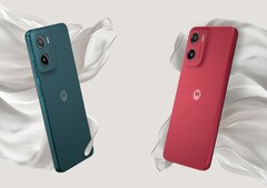 O Moto G05 vem nas cores Plum Red e Forest Green (Fonte da imagem: Motorola)