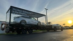 O Cybertruck reboca um Model Y fabricado nos EUA (Fonte da imagem: TeslaNewsWire/X)