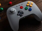 O Classic Gray 8bitDo 64 Bluetooth Controller custa mais do que as outras cores. (Fonte da imagem: 8BitDo)