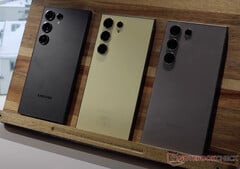 Uma maquete do Galaxy S24 Ultra se ele tivesse três câmeras traseiras. (Fonte da imagem: Notebookcheck - editado)