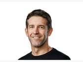 Uma fotografia de John Ternus, vice-presidente sênior de engenharia de hardware da Apple. (Fonte da imagem: Apple)