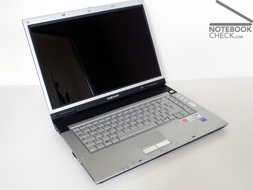 Um laptop Samsung dos anos 2000 (fonte da imagem: J. Simon Leitner/Notebookcheck.com)