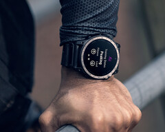 A última atualização estável da Garmin para a série Fenix 7 traz dezenove melhorias da versão System Software 17.28. (Fonte da imagem: Garmin)