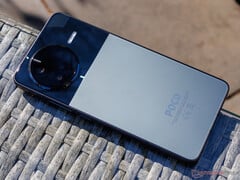 O Poco F7 deve suas origens ao Redmi K80. (Fonte da imagem: Notebookcheck)